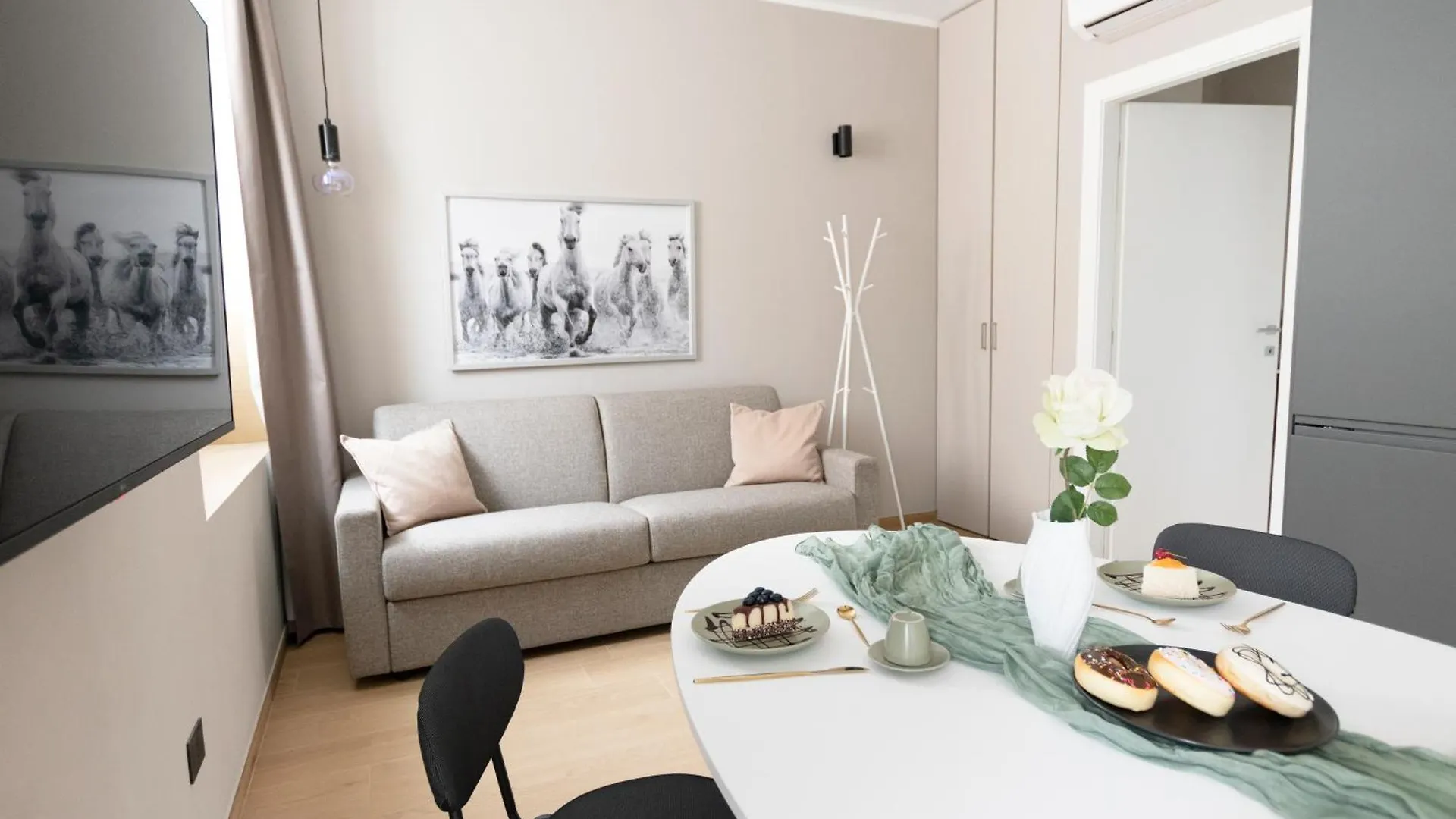 Apartament Ihost Luxury -Free Parking- Plana 8 Mediolan