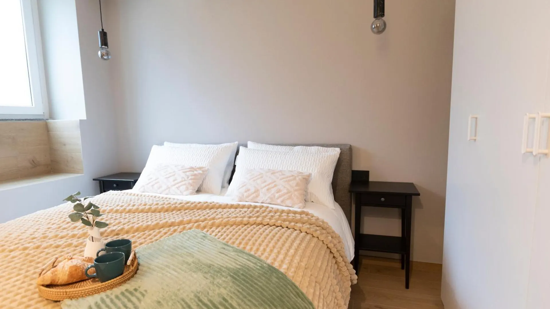 Kontakt z Ihost Luxury -Free Parking- Plana 8