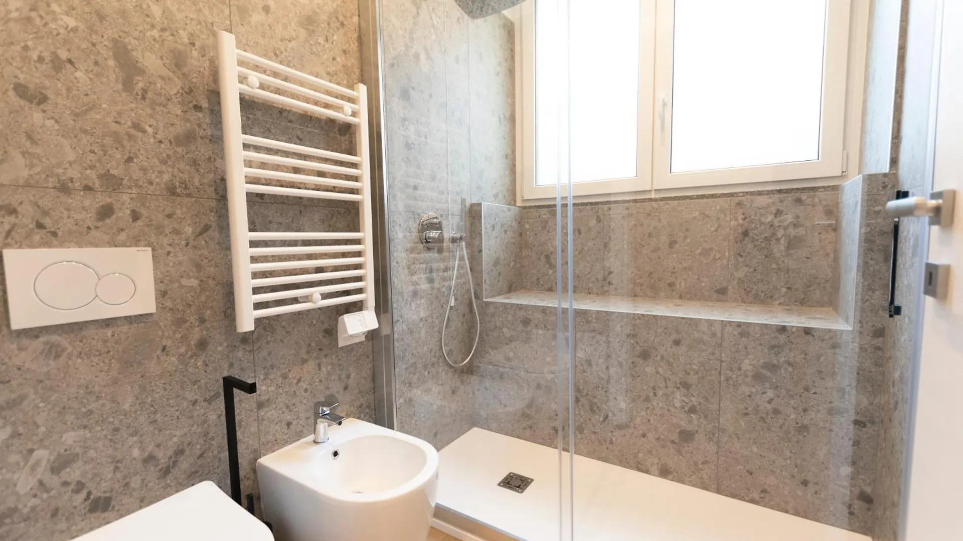 Apartament Ihost Luxury -Free Parking- Plana 8 Mediolan 0*,