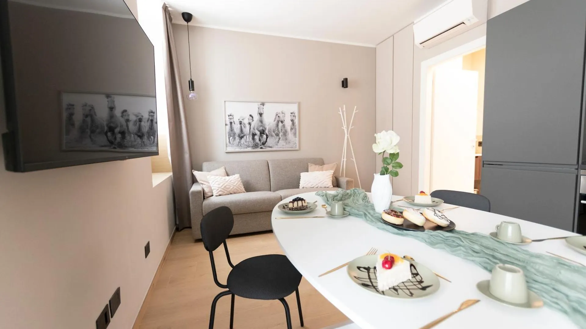 Apartament Ihost Luxury -Free Parking- Plana 8 Mediolan